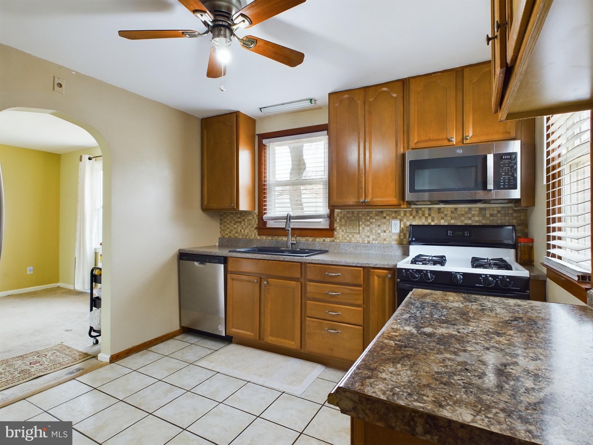 8102 Woodhaven Road Rosedale, MD 21237 - Photo 11 of 36