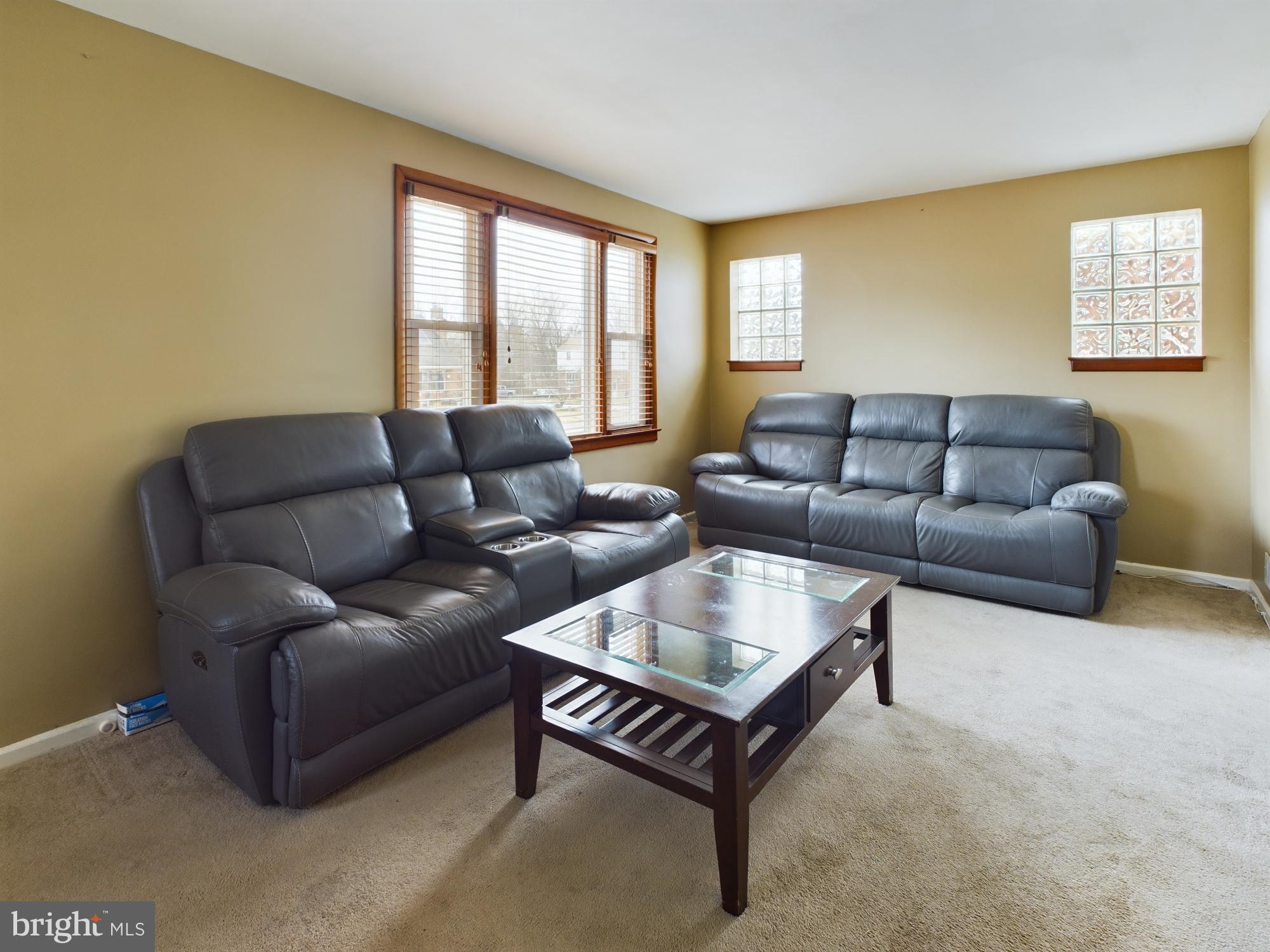 8102 Woodhaven Road Rosedale, MD 21237 - Photo 4 of 36