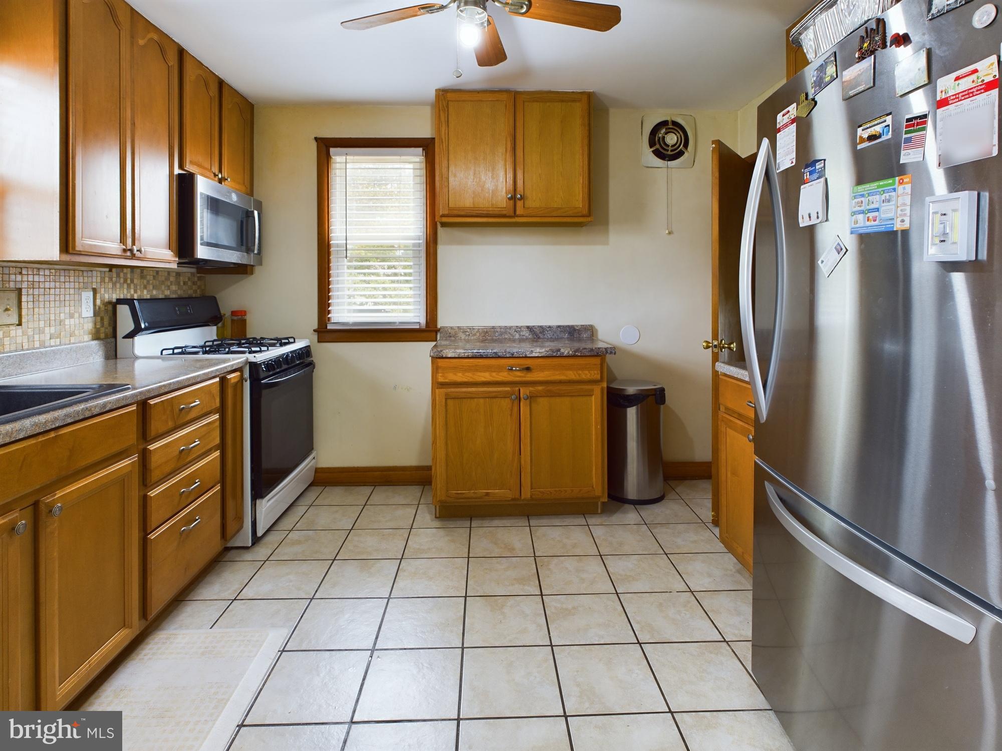 8102 Woodhaven Road Rosedale, MD 21237 - Photo 9 of 36