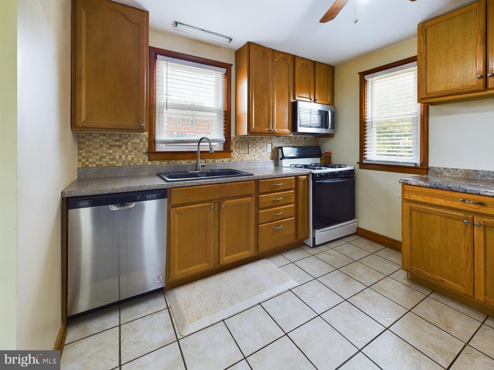 8102 Woodhaven Road Rosedale, MD 21237 - Photo 10 of 36