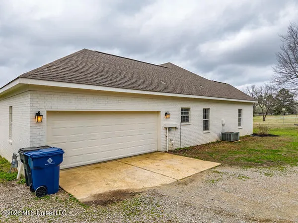 $798,000 | 4597 Hernando Road, Holly Springs, MS 38635