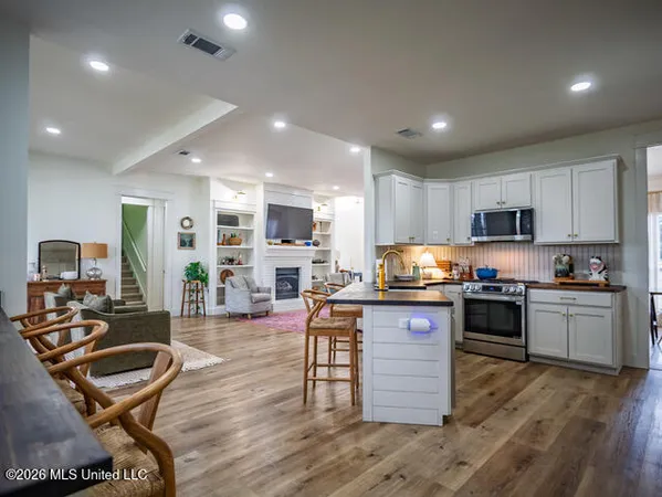 $798,000 | 4597 Hernando Road, Holly Springs, MS 38635