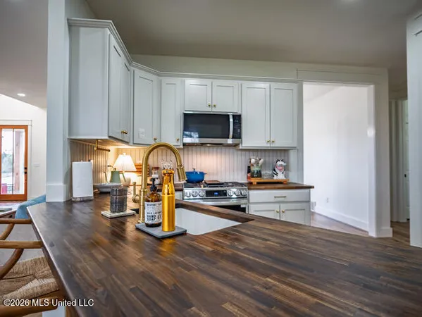 $798,000 | 4597 Hernando Road, Holly Springs, MS 38635