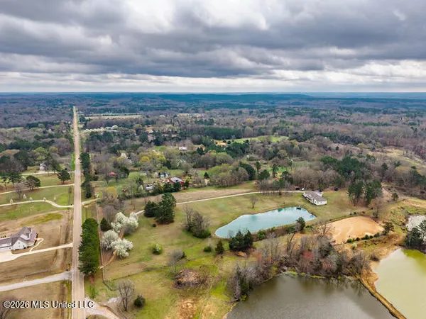 $798,000 | 4597 Hernando Road, Holly Springs, MS 38635