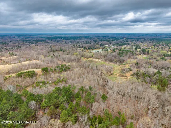 $798,000 | 4597 Hernando Road, Holly Springs, MS 38635