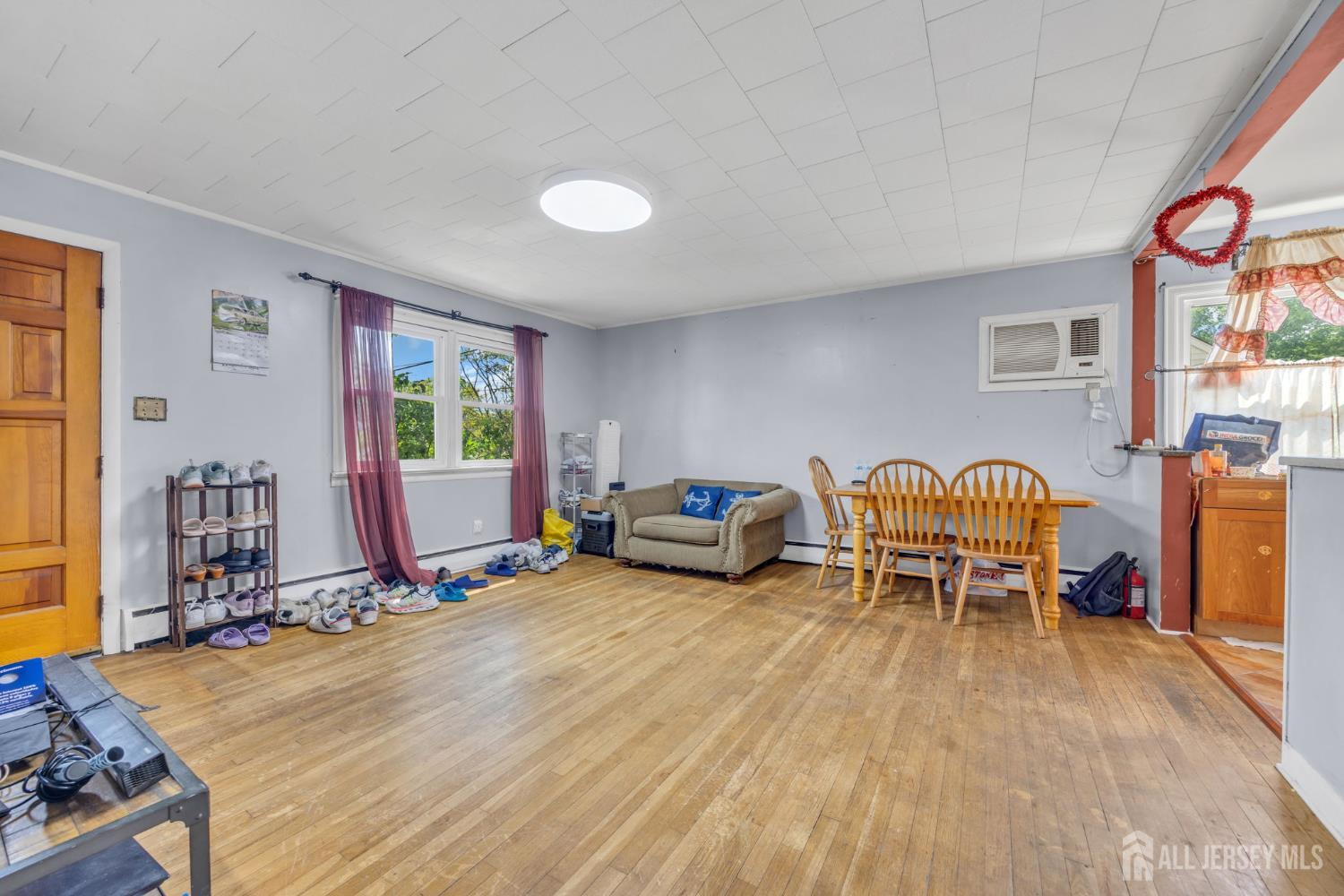 22 Westbury Road Iselin, NJ 08830 - Photo 4 of 17