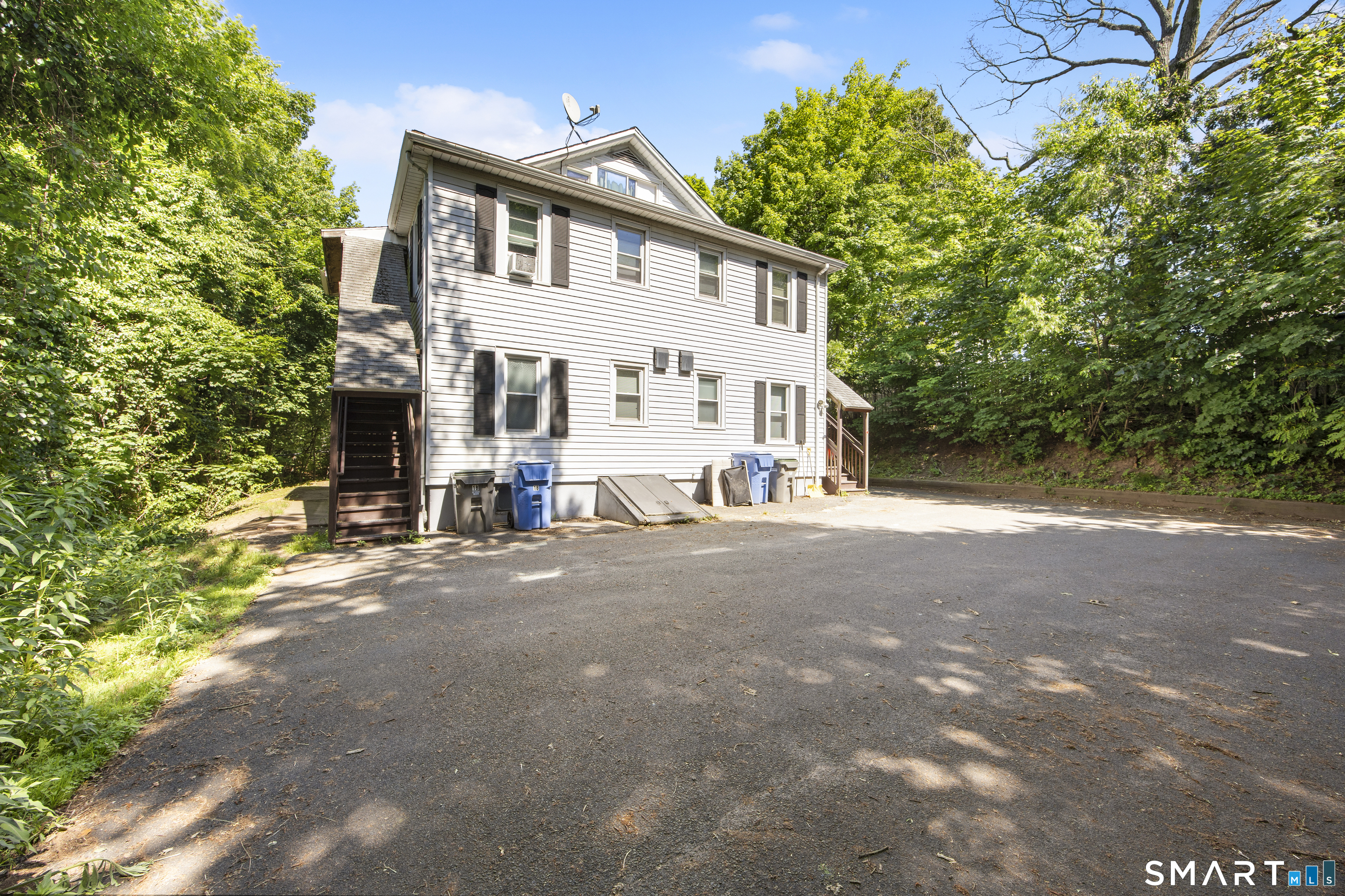 18 Arch Street Manchester, CT 06040 - Photo 3 of 12