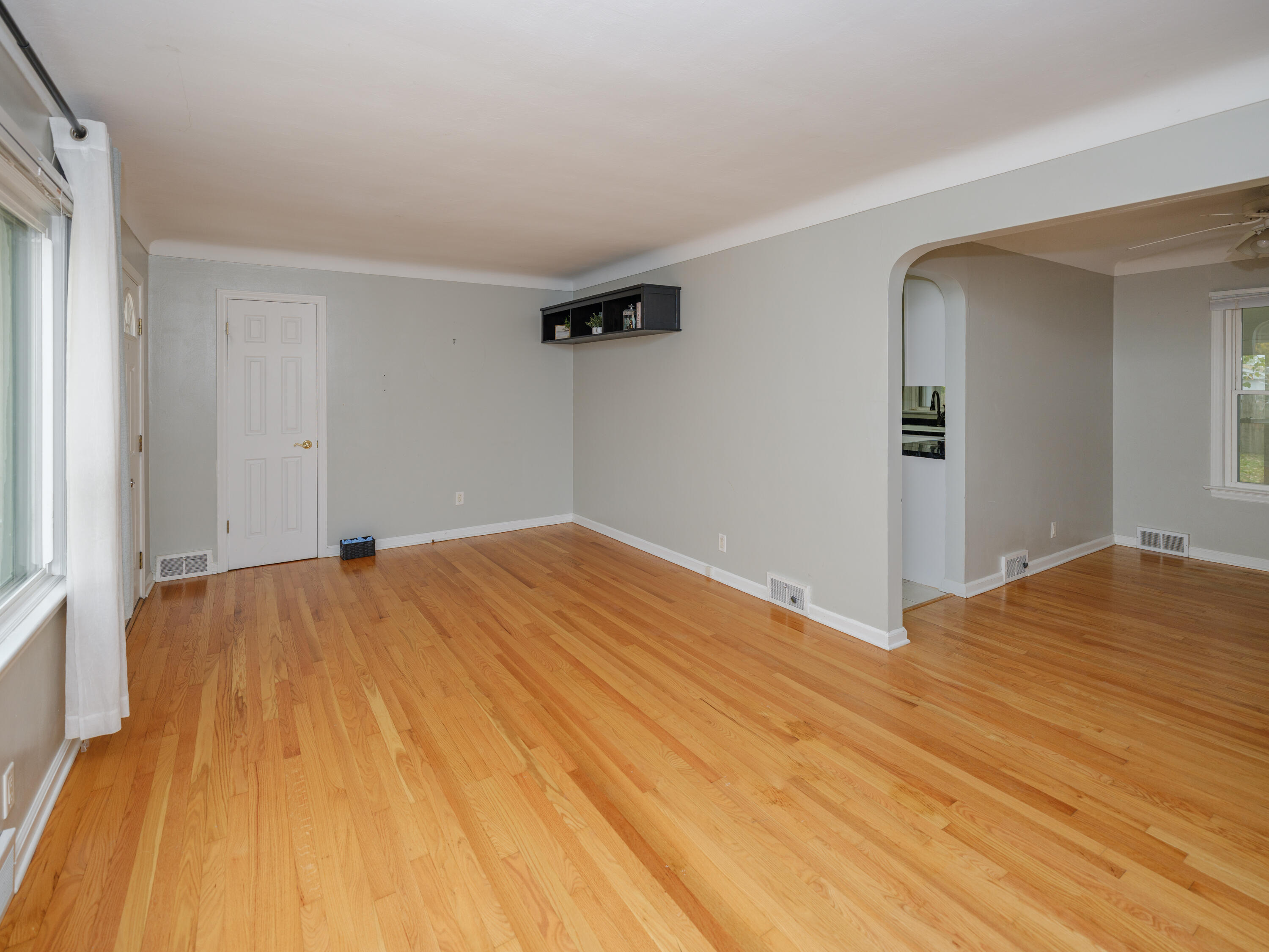 1921 Banbury Road Kalamazoo, MI 49001 - Photo 4 of 24 1921 Banbury Rd-105