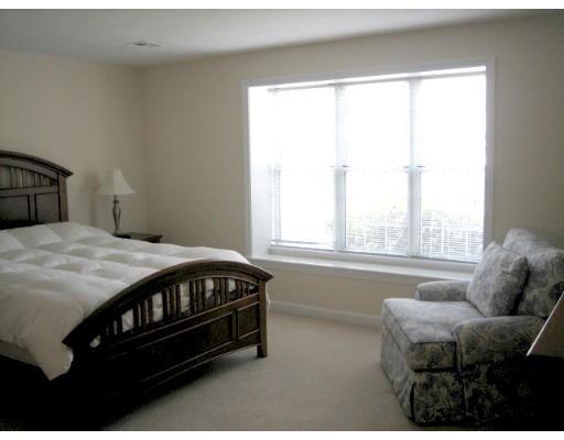 914 A Ridgefield Circle, Unit A Clinton, MA 01510 - Photo 4 of 4 Gallery Image 4