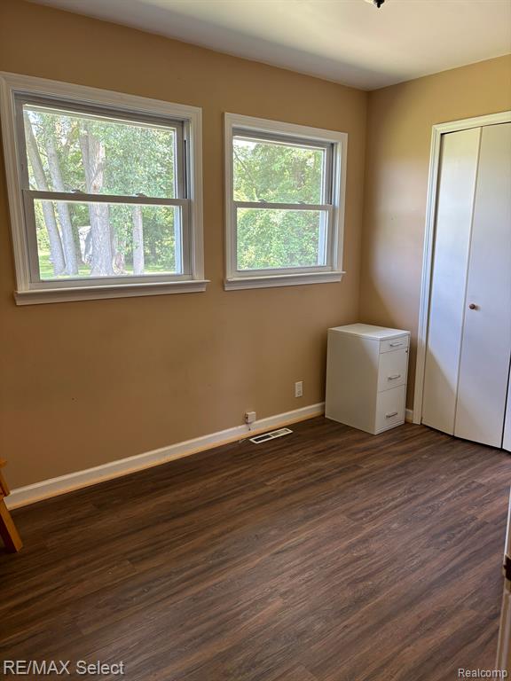 2470 North Long Lake Road Fenton, MI 48430 - Photo 12 of 21