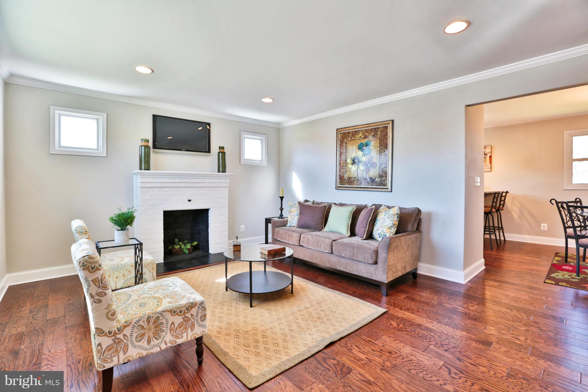11 Edgemoor Road Lutherville-Timonium, MD 21093 - Photo 2 of 30 Lovely Inviting Space