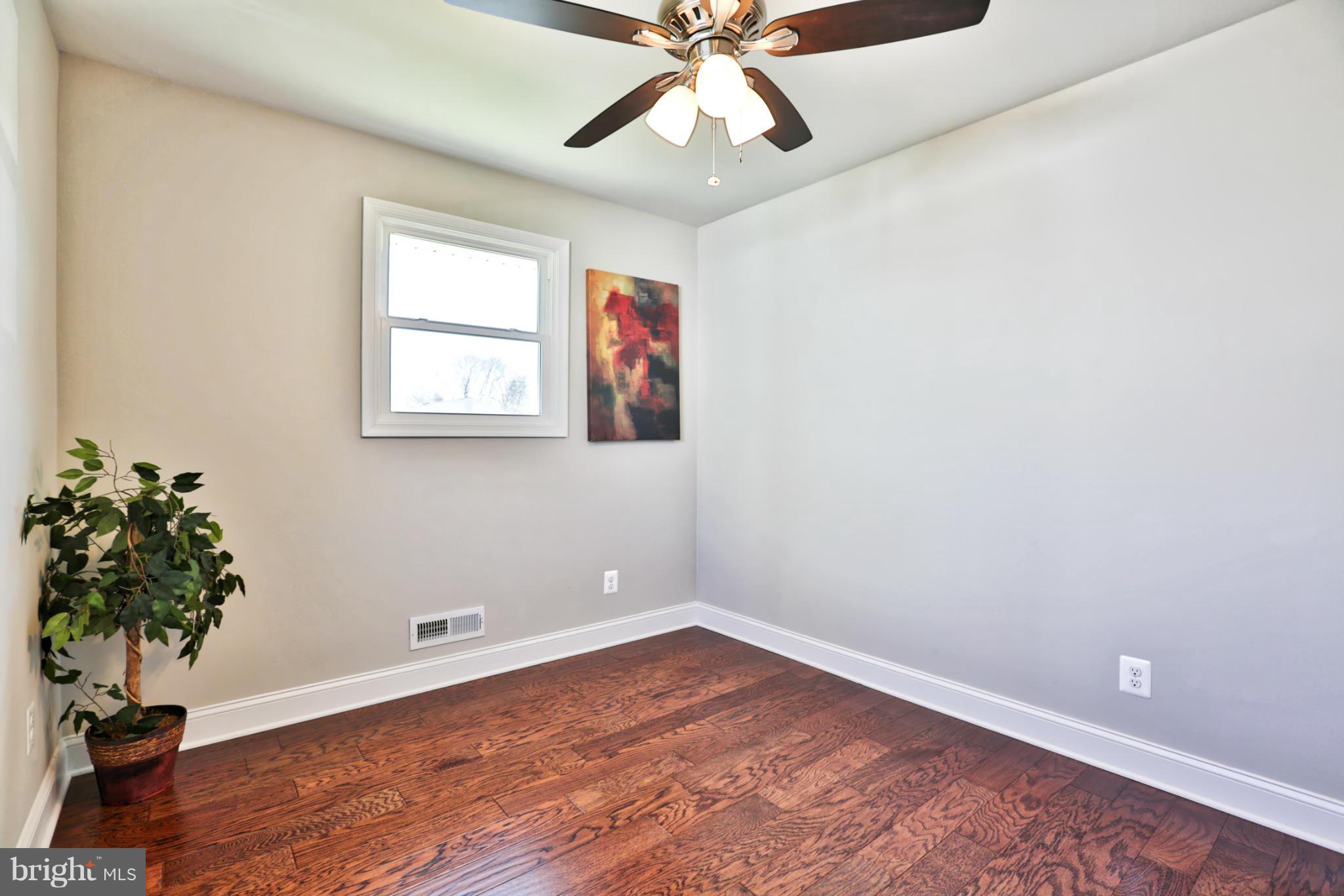 11 Edgemoor Road Lutherville-Timonium, MD 21093 - Photo 18 of 30 Great Size Bedroom