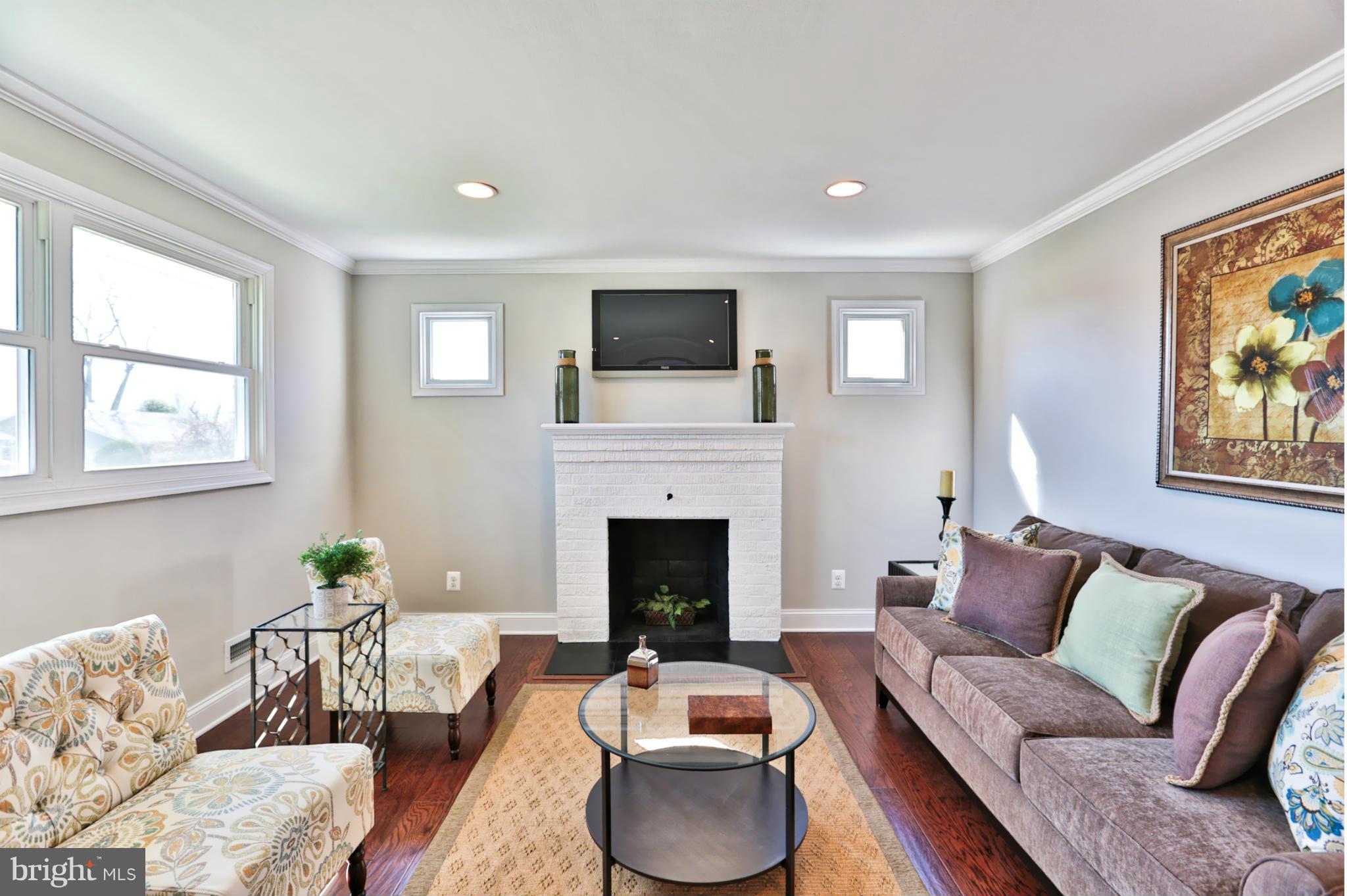 11 Edgemoor Road Lutherville-Timonium, MD 21093 - Photo 3 of 30 Cozy Firplace