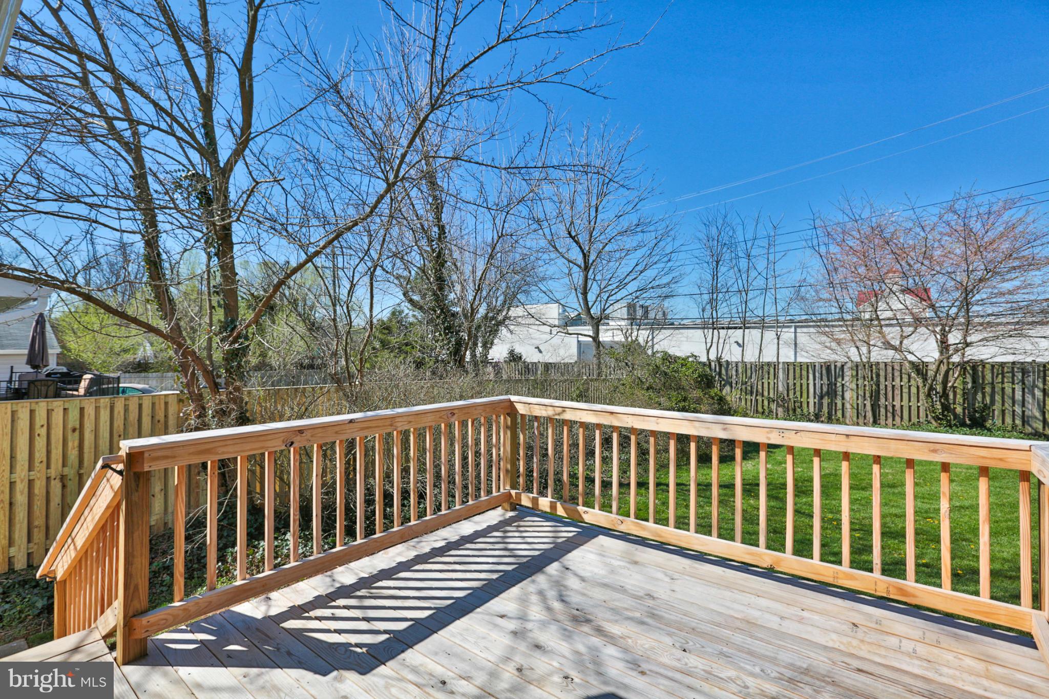 11 Edgemoor Road Lutherville-Timonium, MD 21093 - Photo 27 of 30 Perfect Size Deck