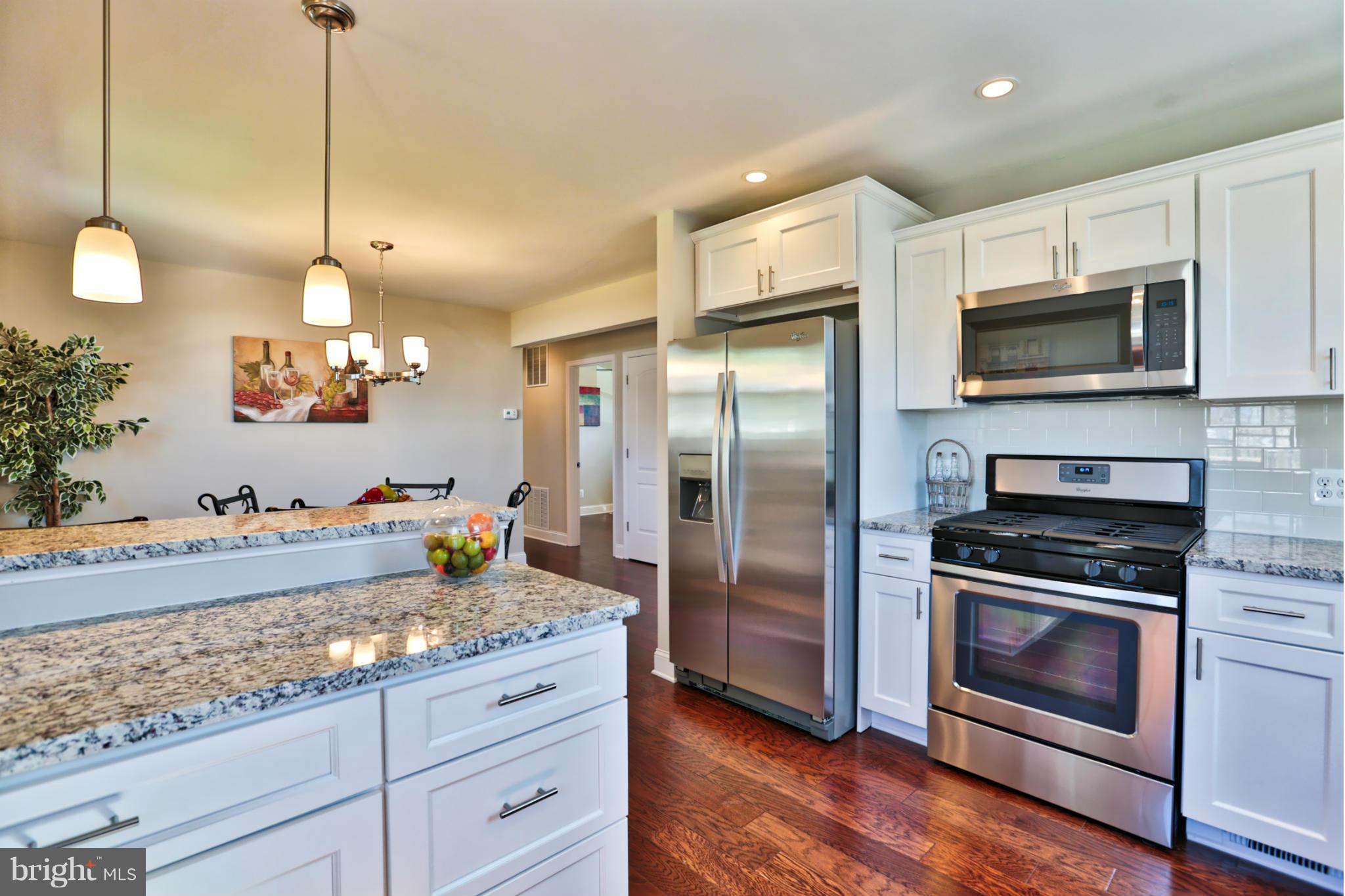 11 Edgemoor Road Lutherville-Timonium, MD 21093 - Photo 10 of 30 New Stainless Steel Appliances