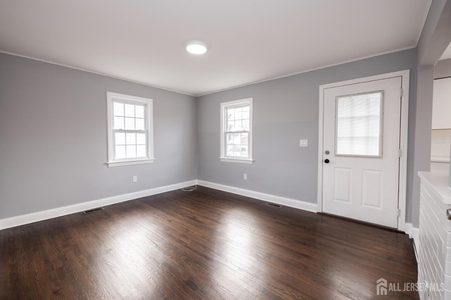 554 Crows Mill Road Fords, NJ 08863 - Photo 4 of 18