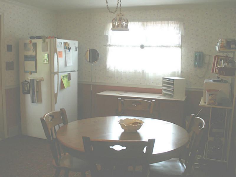 800 Lindsay Road Carnegie, PA 15106 - Photo 12 of 13 Kitchen.