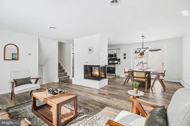 $399,900 | 857 Twin Oaks Drive, Hummelstown, PA 17036