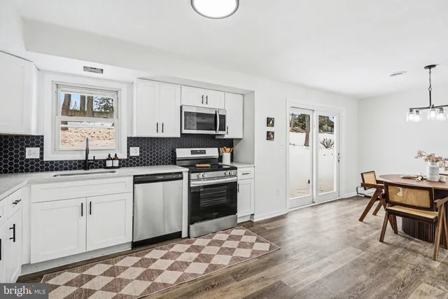 $399,900 | 857 Twin Oaks Drive, Hummelstown, PA 17036