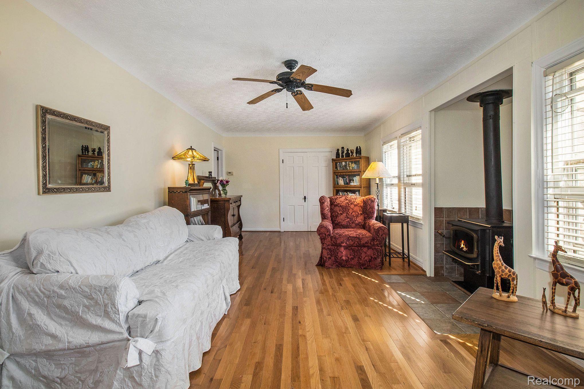 2757 Hubert Road Brighton, MI 48114 - Photo 11 of 31 Gallery Image 11