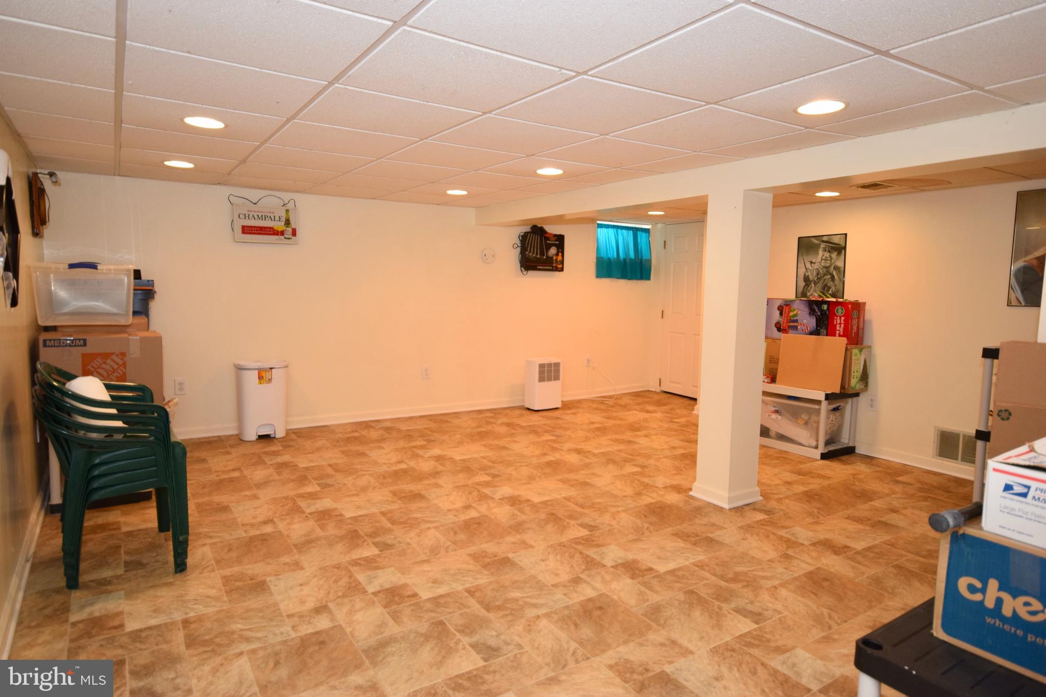 517 Ridley Avenue Folsom, PA 19033 - Photo 13 of 27 Gallery Image 13