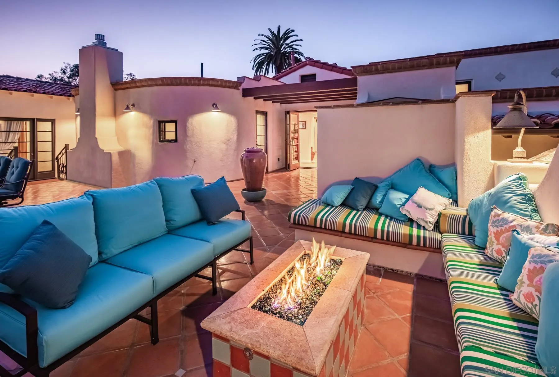 545 Rimini Road Del Mar, CA 92014 - Photo 20 of 34 a living room with furniture and wooden floor