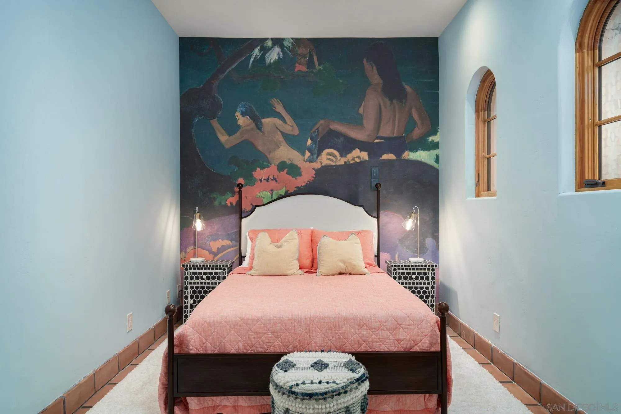 545 Rimini Road Del Mar, CA 92014 - Photo 26 of 34 a bedroom with a bed and a painting on the wall