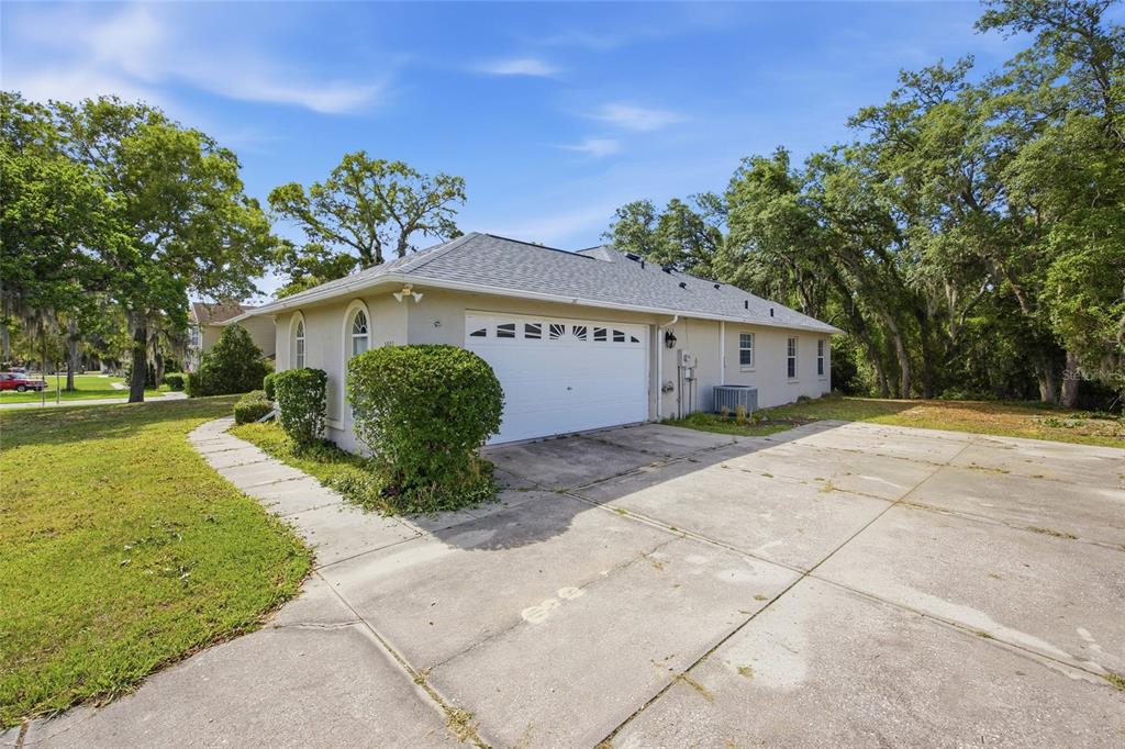 5801 Southwest 115th Street Road Ocala, FL 34476 - Photo 3 of 47 Gallery Image 3
