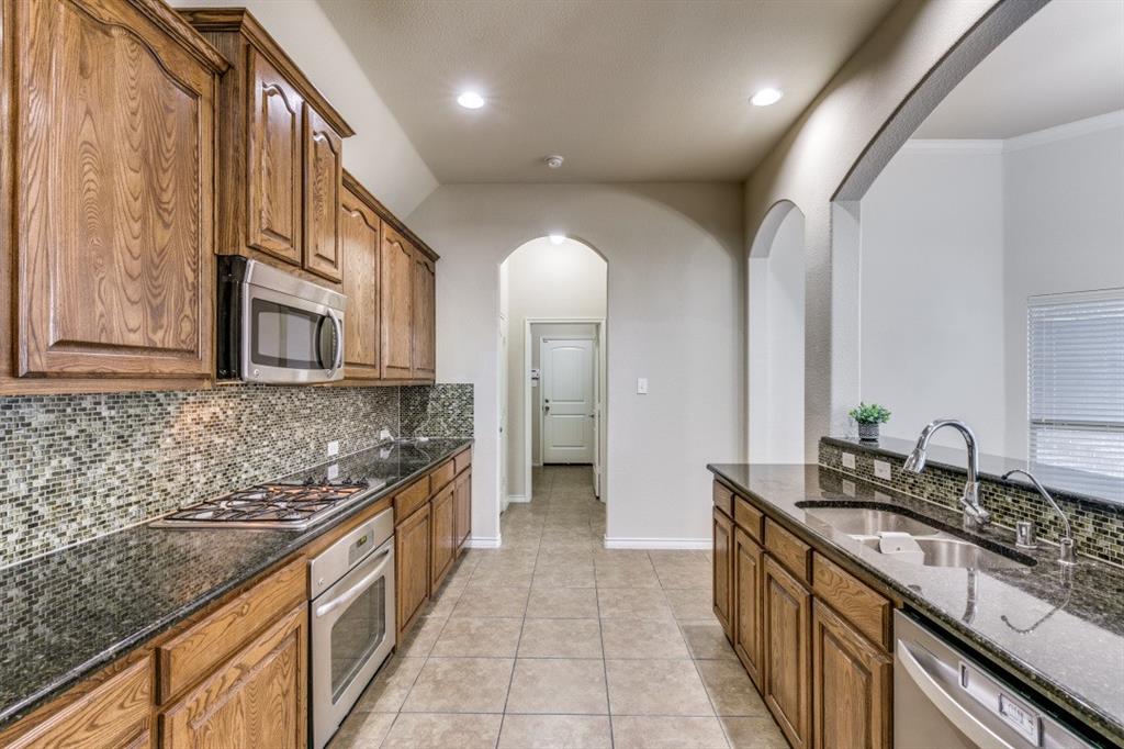 1802 Sanderlain Lane Allen, TX 75002 - Photo 4 of 12