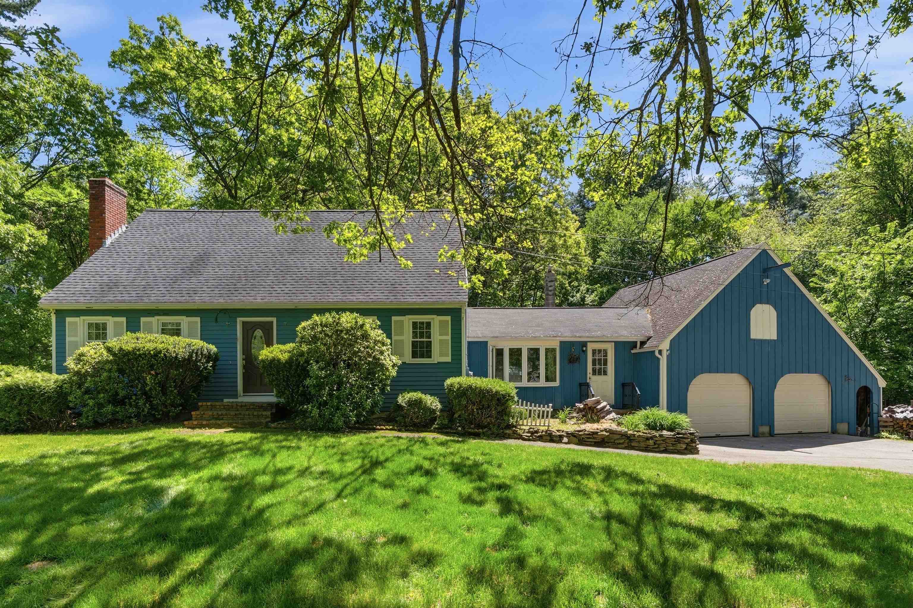 12 Crescent Circle Pelham, NH 03076 - Photo 1 of 33