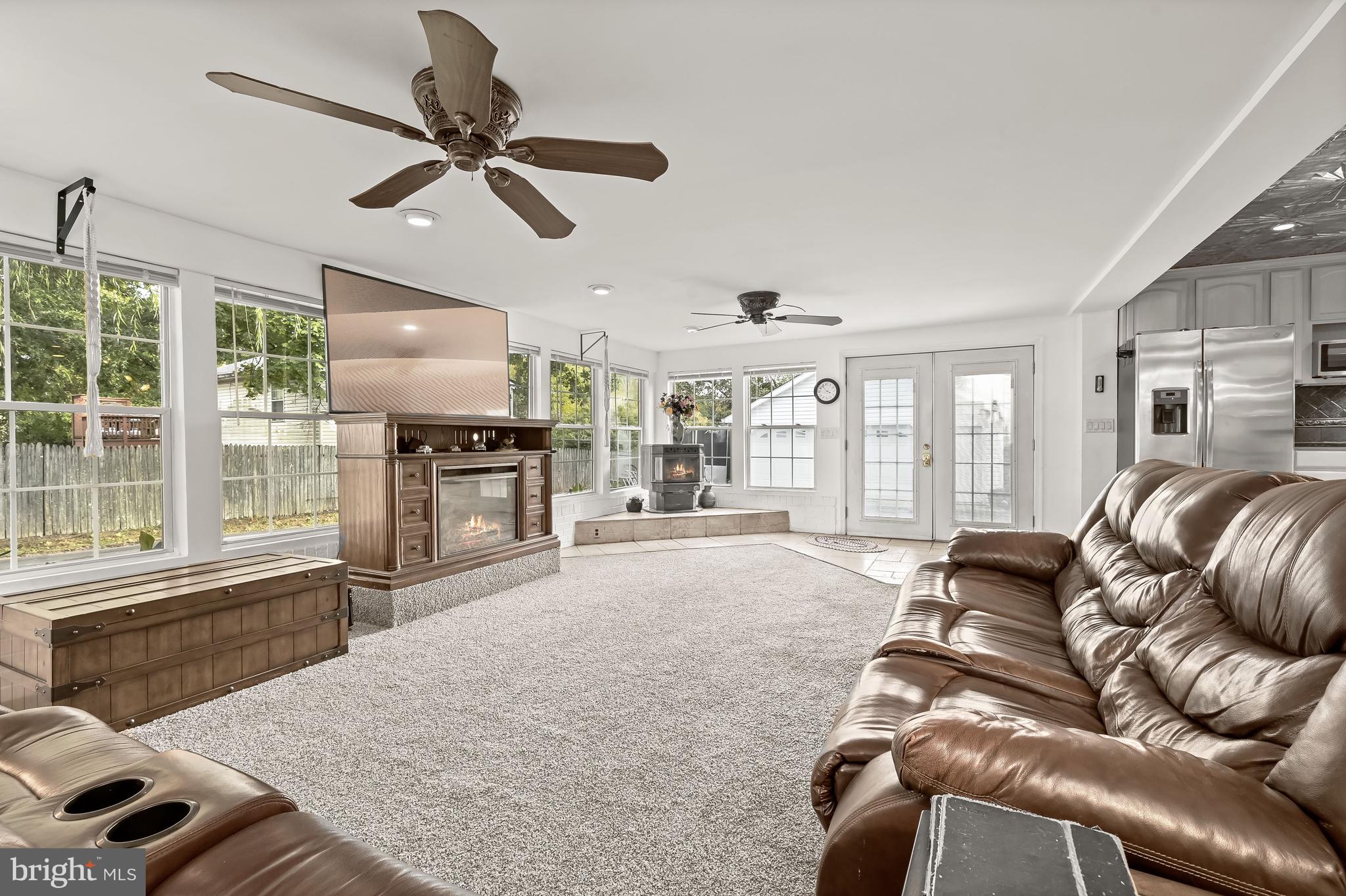 6380 Meadowridge Road Elkridge, MD 21075 - Photo 17 of 62 Family Room
