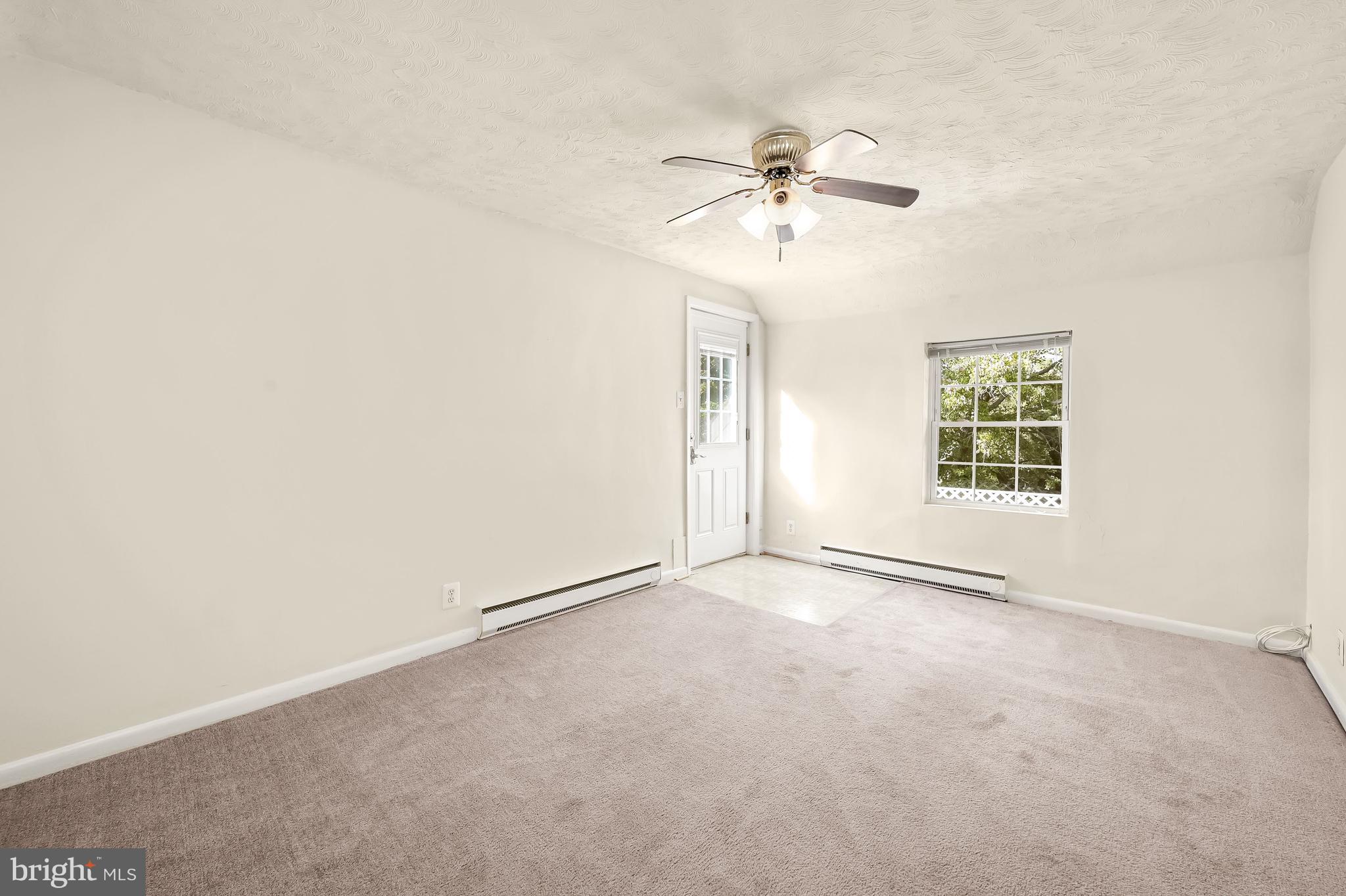6380 Meadowridge Road Elkridge, MD 21075 - Photo 29 of 62 Sitting Room