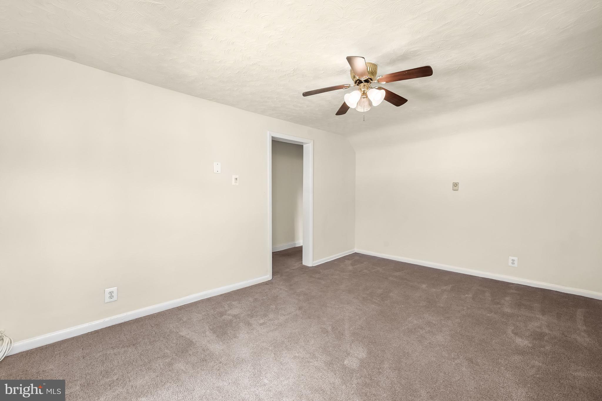 6380 Meadowridge Road Elkridge, MD 21075 - Photo 30 of 62 Sitting Room