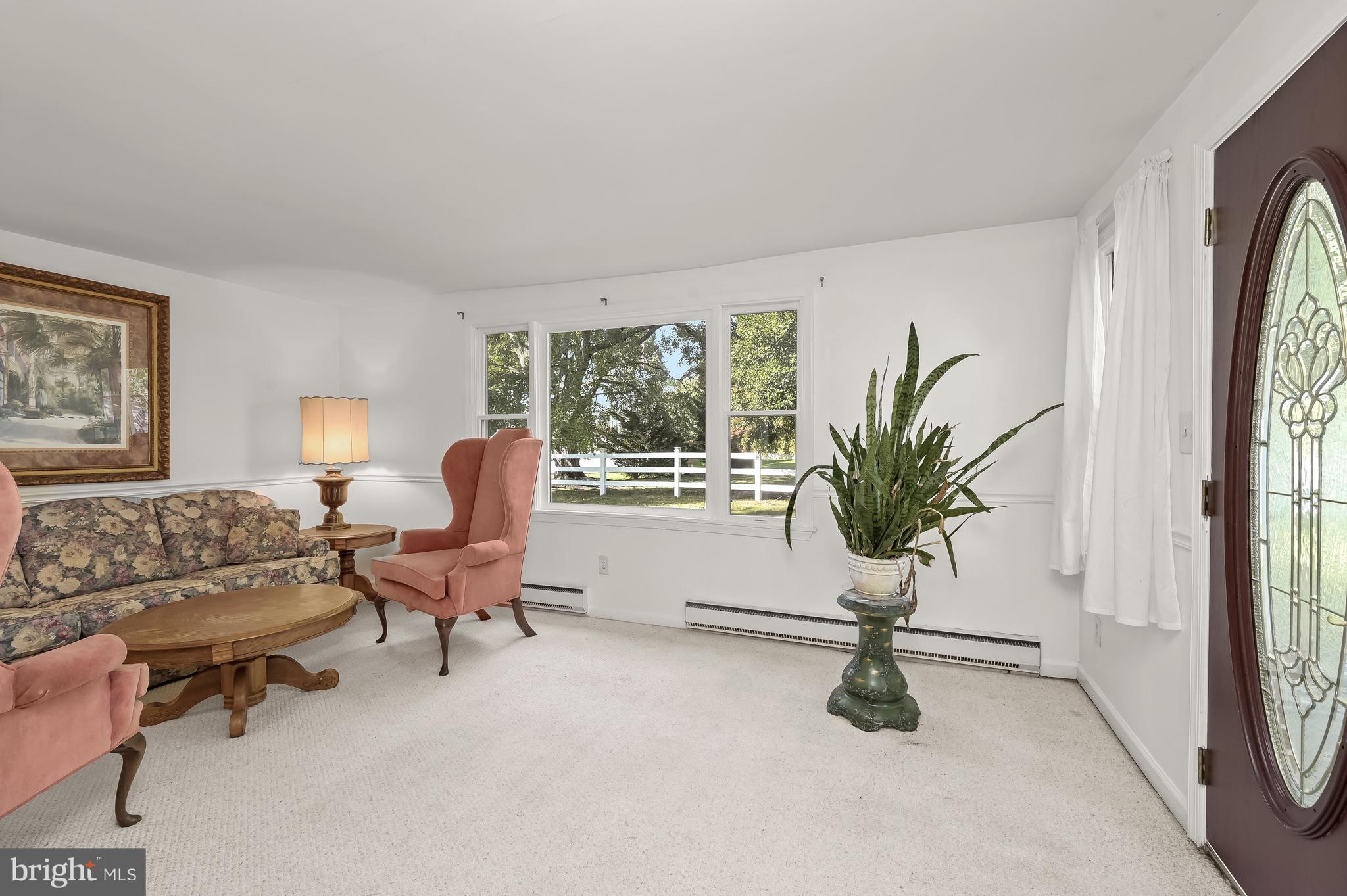 6380 Meadowridge Road Elkridge, MD 21075 - Photo 3 of 62 Living Room