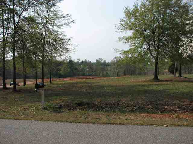 202-204 West Harper Ridge Road Seneca, SC 29678 - Photo 4 of 6 Gallery Image 4