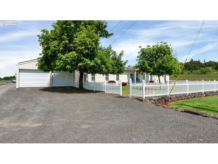 14051 Northeast Stoller Road Dayton, OR 97114 - Photo 2 of 32 Gallery Image 2