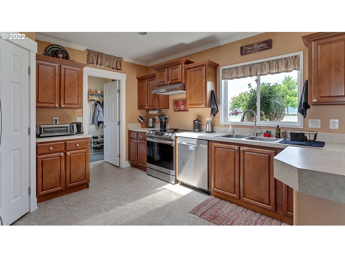 14051 Northeast Stoller Road Dayton, OR 97114 - Photo 6 of 32 Gallery Image 6