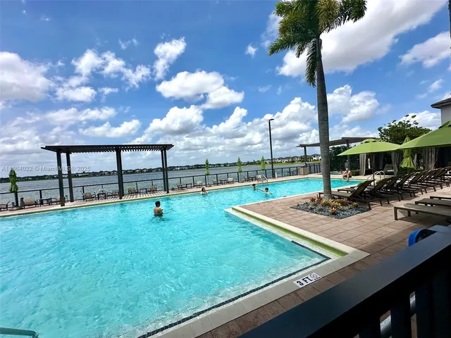 $4,050 | 15677 Northwest 91st Court, Unit 15677, Miami Lakes, FL 33018