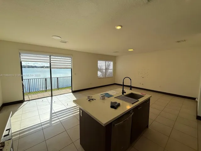 $4,050 | 15677 Northwest 91st Court, Unit 15677, Miami Lakes, FL 33018