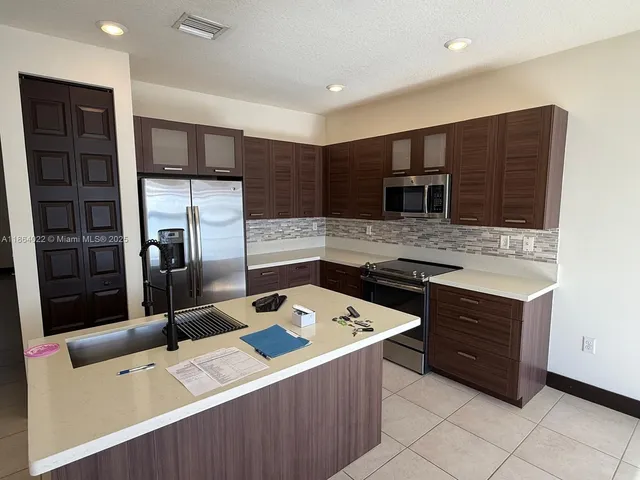 $4,050 | 15677 Northwest 91st Court, Unit 15677, Miami Lakes, FL 33018