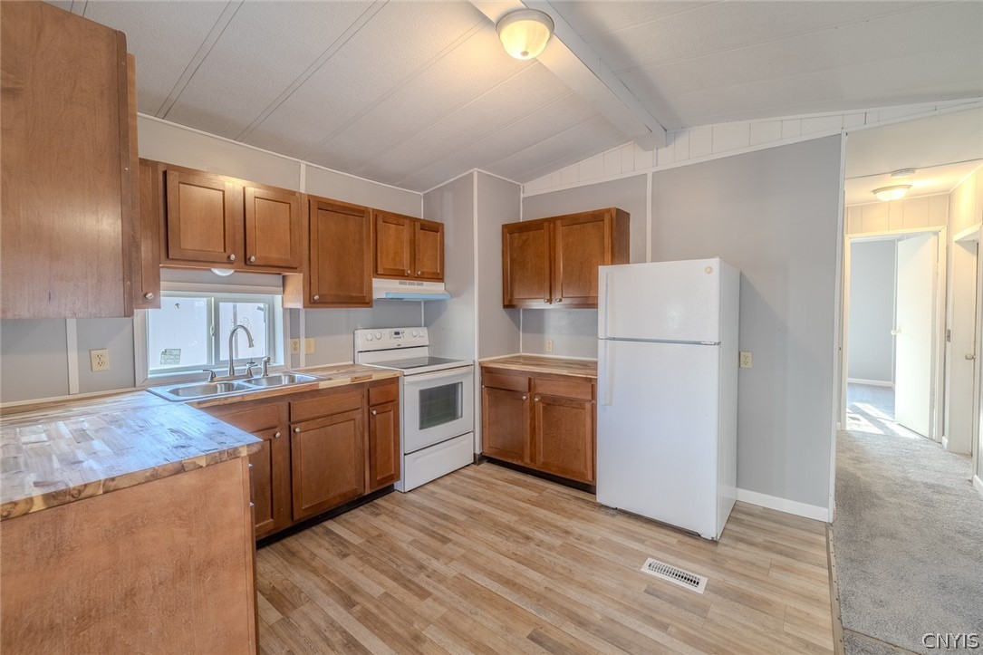 6940 Highbridge Road, Unit 1 De Witt, NY 13066 - Photo 5 of 13 Kitchen