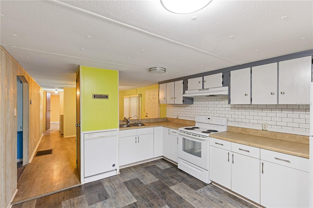 16760 Southeast 102nd Ave Road Summerfield, FL 34491 - Photo 14 of 29