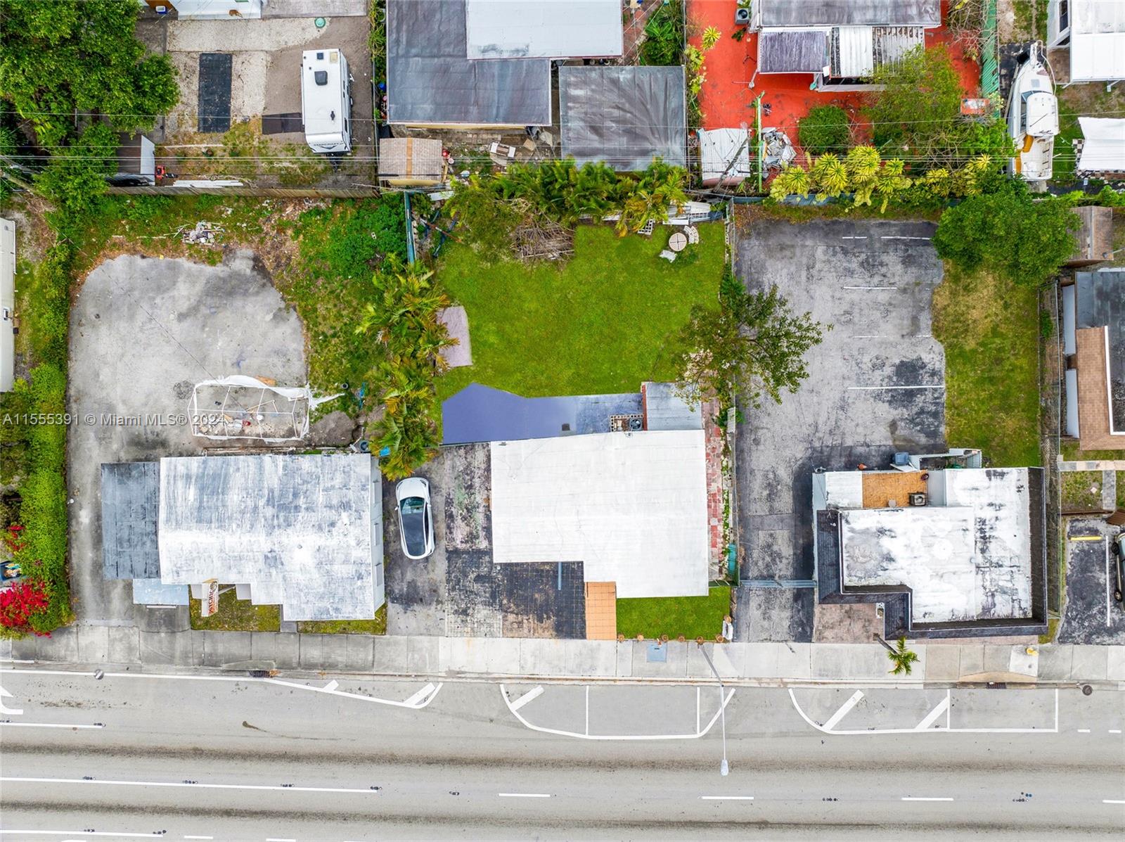 6335 Pembroke Road Hollywood, FL 33023 - Photo 14 of 29 an aerial view of multiple house