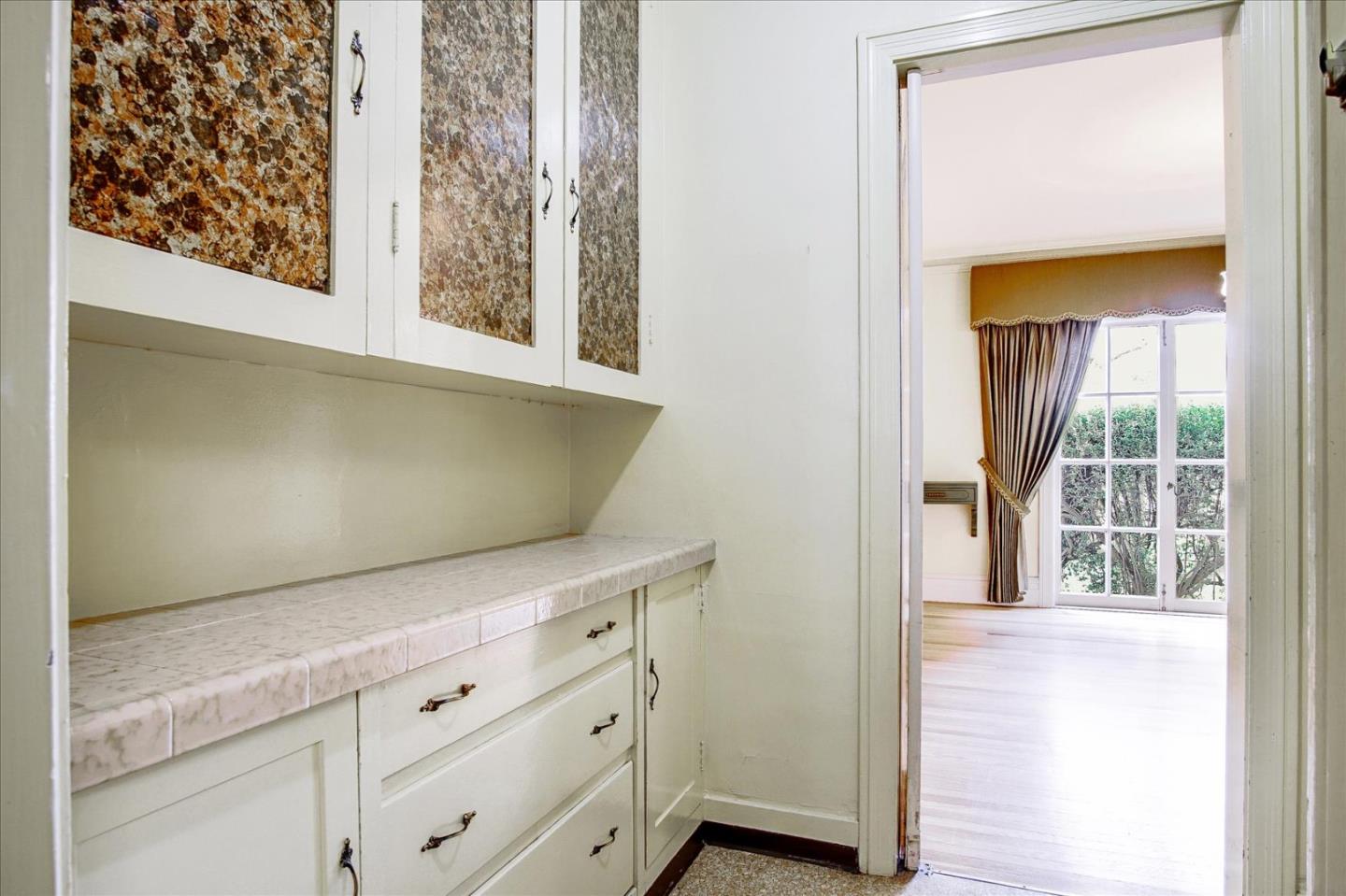 286 5th Street Gilroy, CA 95020 - Photo 13 of 47 a view of front door