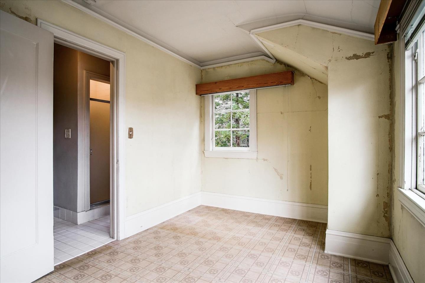 286 5th Street Gilroy, CA 95020 - Photo 23 of 47 an empty room with windows