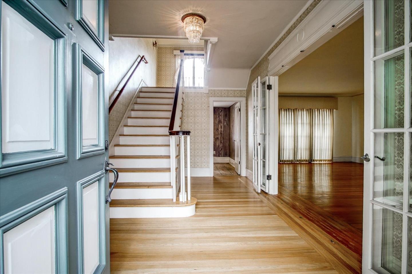 286 5th Street Gilroy, CA 95020 - Photo 8 of 47 a view of entryway and hall with wooden floor