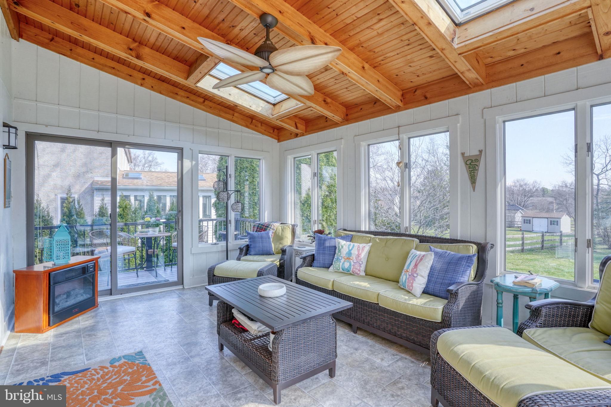 107 Country Flower Road Newark, DE 19711 - Photo 23 of 46 Awesome sun room