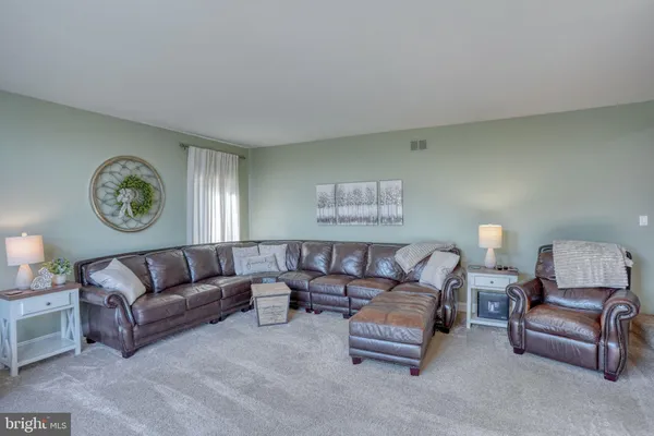 $585,000 | 107 Country Flower Road, Newark, DE 19711