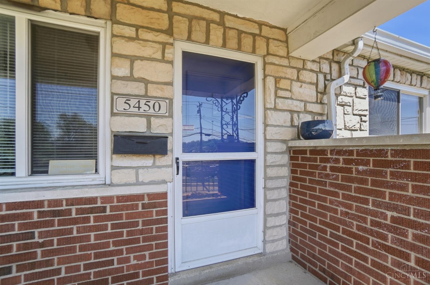 5450 Lawrence Road Cincinnati, OH 45248 - Photo 7 of 51