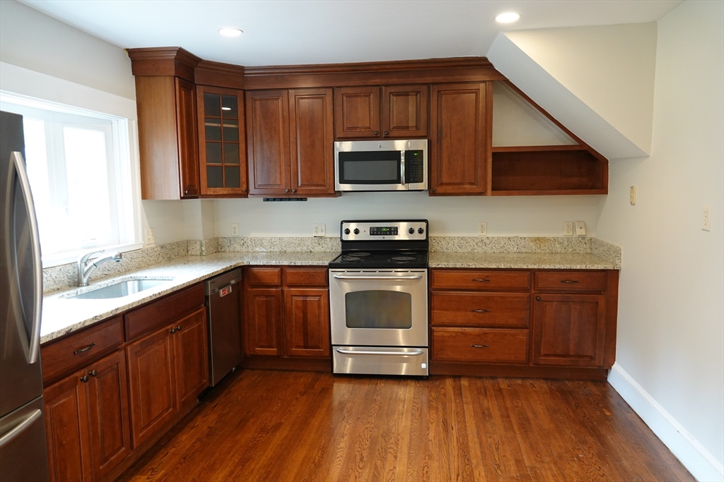 80 Center Street Burlington, MA 01803 - Photo 6 of 27